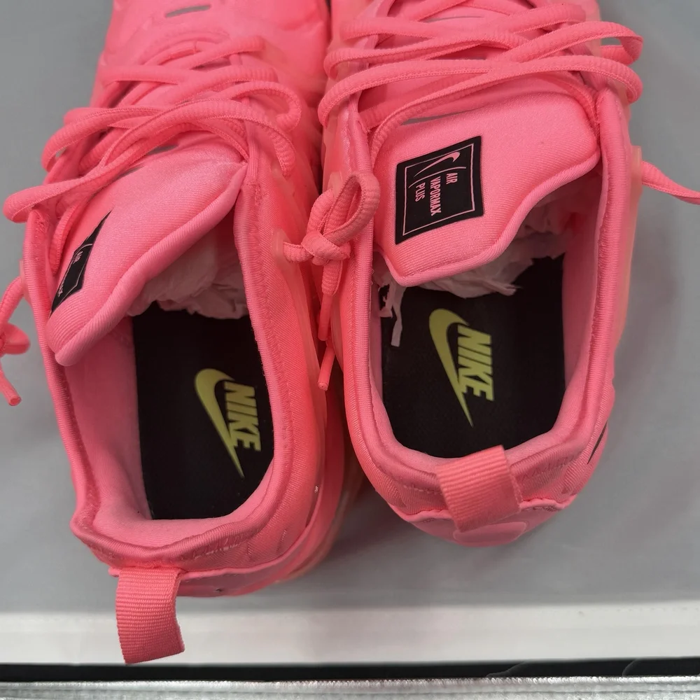 Nike Air VaporMax Plus Shoes Womens Size 7 Pink Running Sneaker Low Top